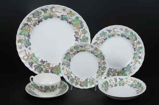 48 PIECE SPODE BONE CHINA DINNER SERVICE Monticello Vine pattern