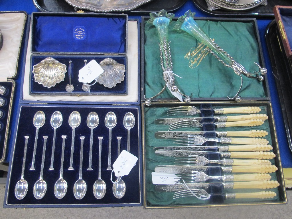 A tray lot of EP cased fruit cutlery set pair