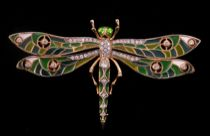 An 18K Plique a Jour Dragonfly Brooch A fantastic creation