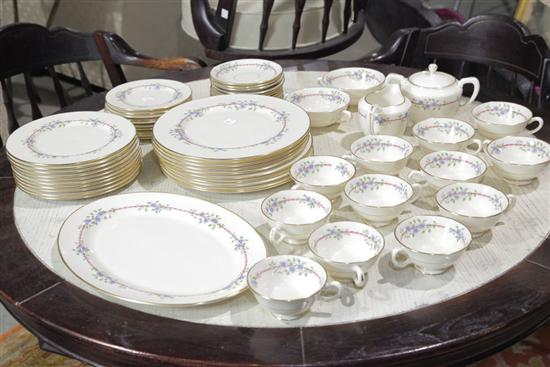 SET OF LENOX CHINA In the Belvidere pattern Ten dinner