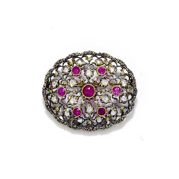 BURMA RUBY AND DIAMOND BROOCH ca 1920 Silver and yellow