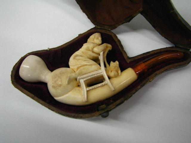Antique Meerschaum erotic pipe in case tortoise shell type stem