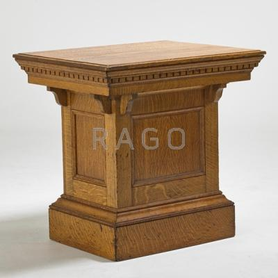 ARTS CRAFTS Paneled center table USA ca 1920 Quartersawn oak