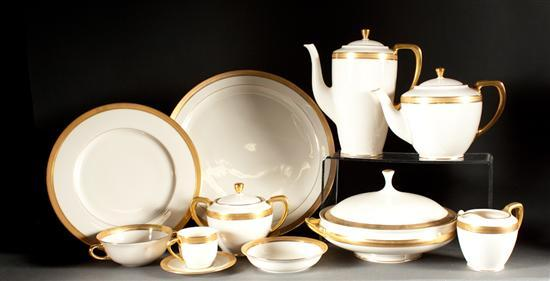 Lenox porcelain 116 piece partial dinner service in the Lowell