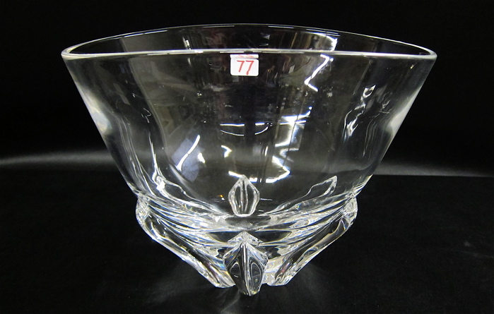 STEUBEN CLEAR CRYSTAL CENTER PIECE BOWL signed underfoot Dimensions 10
