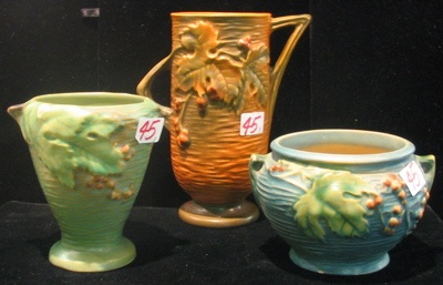 THREE AMERICAN ROSEVILLE ART POTTERY VASES in the Bushberry pattern