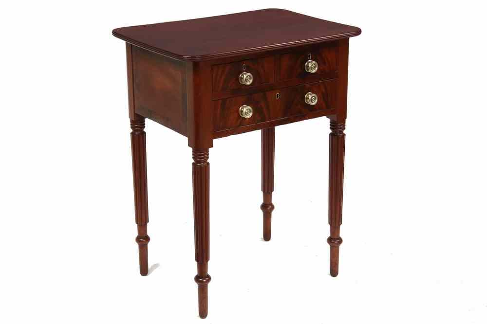 STAND Circa 1830 fine Sheraton mahogany stand having large one