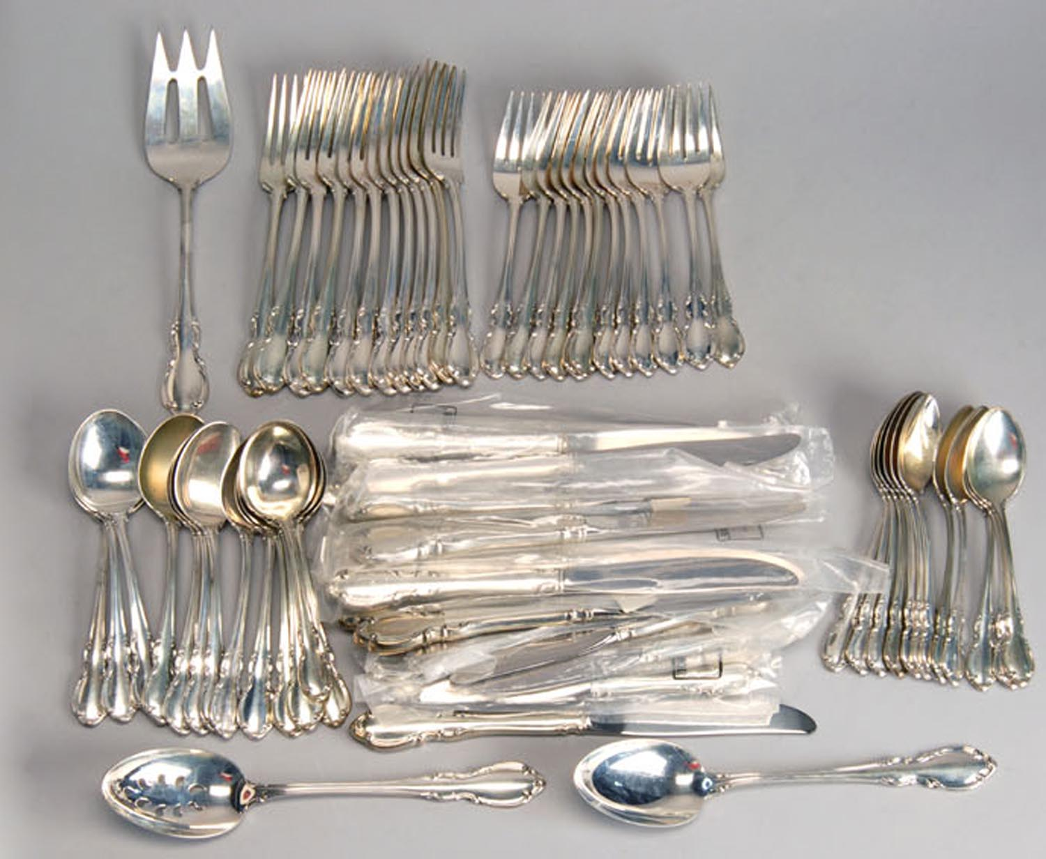 INTERNATIONAL SILVER CO STERLING SILVER PARTIAL FLATWARE SET In the