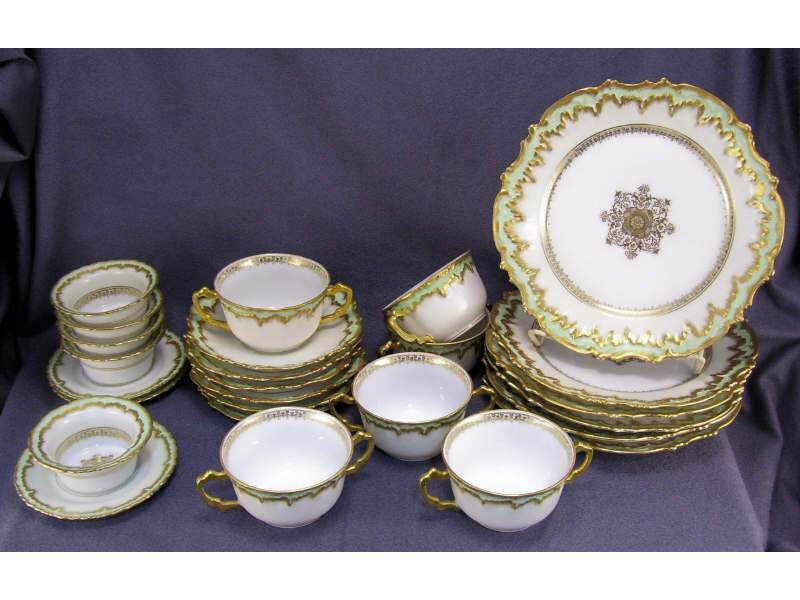 Limoges Porcelain Luncheon Set Set includes 6 luncheon plates 6