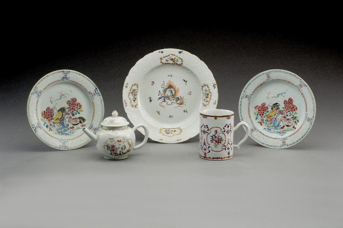 SET OF SEVEN CHINESE EXPORT PORCELAIN BLUE AND WHITE TEABOWLS