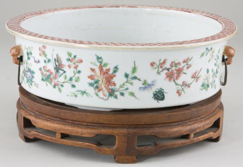Chinese Famille Rose Basin late 18th 19th centuries two handled