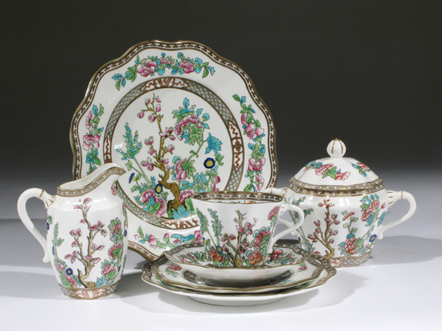 ENGLISH COALPORT CHINA SET 98 pieces in the Indian Tree