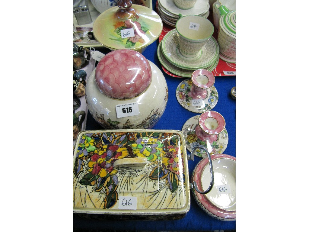 Lot comprising four pieces of Maling biscuit barrel and a