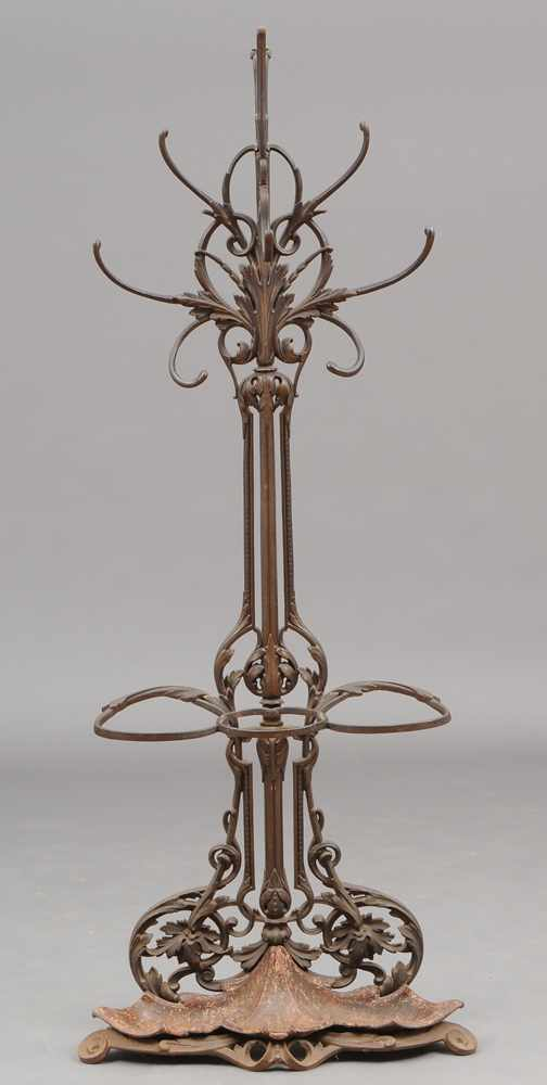 VICTORIAN CAST IRON HALL TREE The pierced foliate back supporting