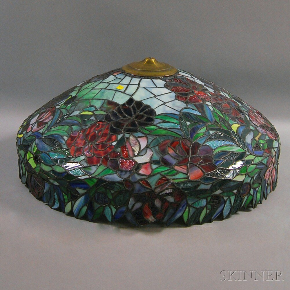 Large Mosaic Glass Lamp Shade 20th century floral design in