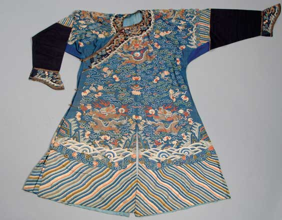 ANTIQUE CHINESE KESI DRAGON ROBE Antique and elaborate Chinese silk