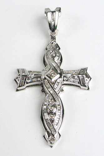DIAMOND AND FOURTEEN KARAT WHITE GOLD CROSS PENDANT The large