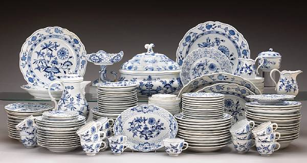 A Meissen porcelain dinner service in the Blue Onion pattern