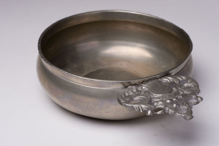 PEWTER PORRINGER IC Probably Boston Massachusetts 1750 1810 Maker s