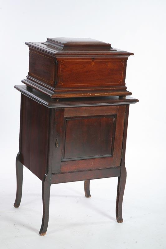 REGINA MUSIC BOX ON STAND Double comb in a mahogany