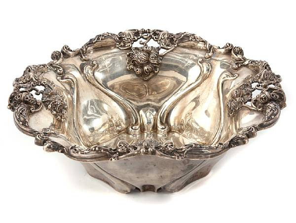 A sterling centerpiece bowl in the art nouveau tasteMeriden Britannia