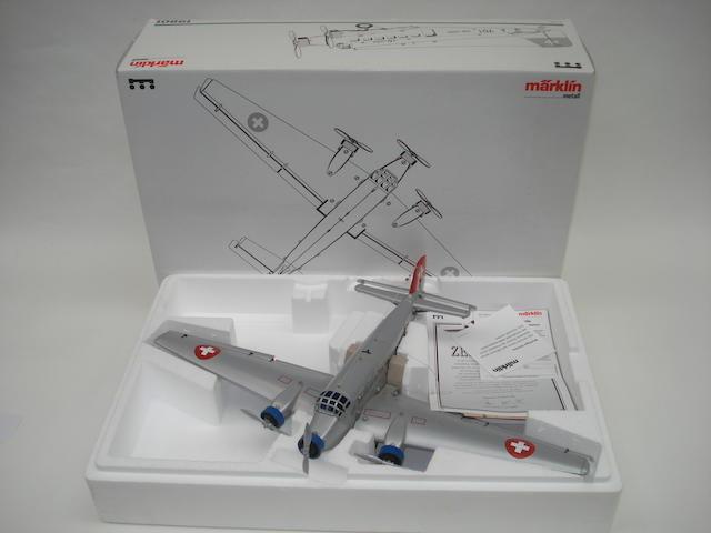 Marklin 19801 JU 52 Swiss Airliner and 11400 Graf Zepplin