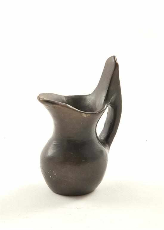 Southern stoneware pitcher Catawba Indian York South Carolina circa 1945