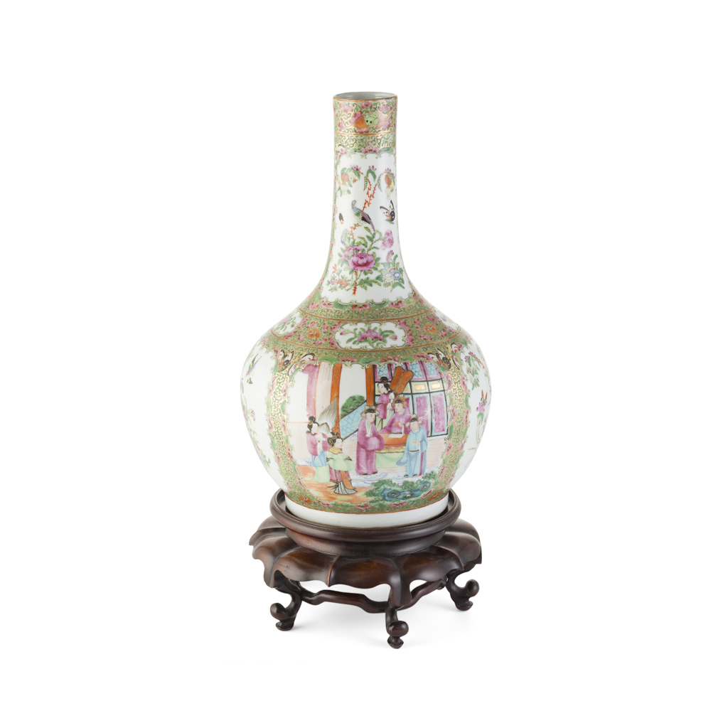 CANTON FAMILLE ROSE BOTTLE VASE LATE QING DYNASTY 19TH CENTURY