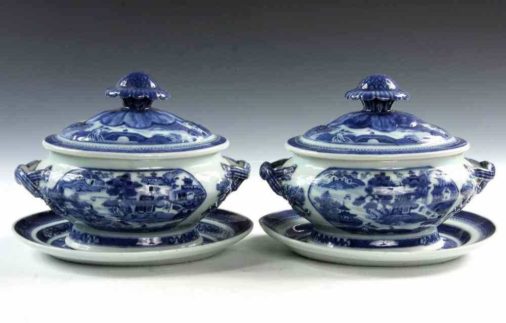PAIR MINIATURE CHINESE EXPORT COVERED TUREENS W UNDERPLATE Pair 19th
