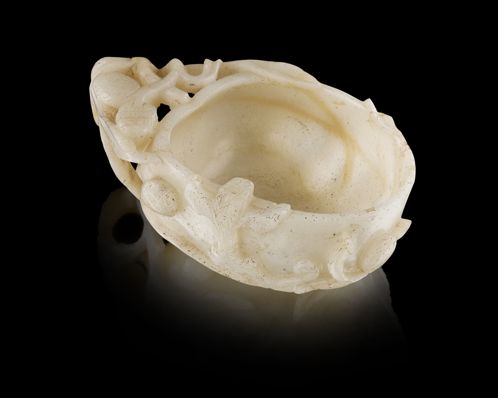 WHITE AGATE BRUSH WASHER QING DYNASTY 18TH 19TH CENTURY the