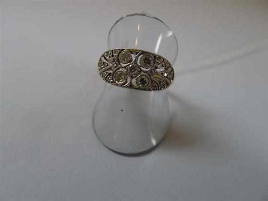 A DIAMOND DRESS RING APPROXIMATE TOTAL WEIGHT 0 32CTS STAMPED