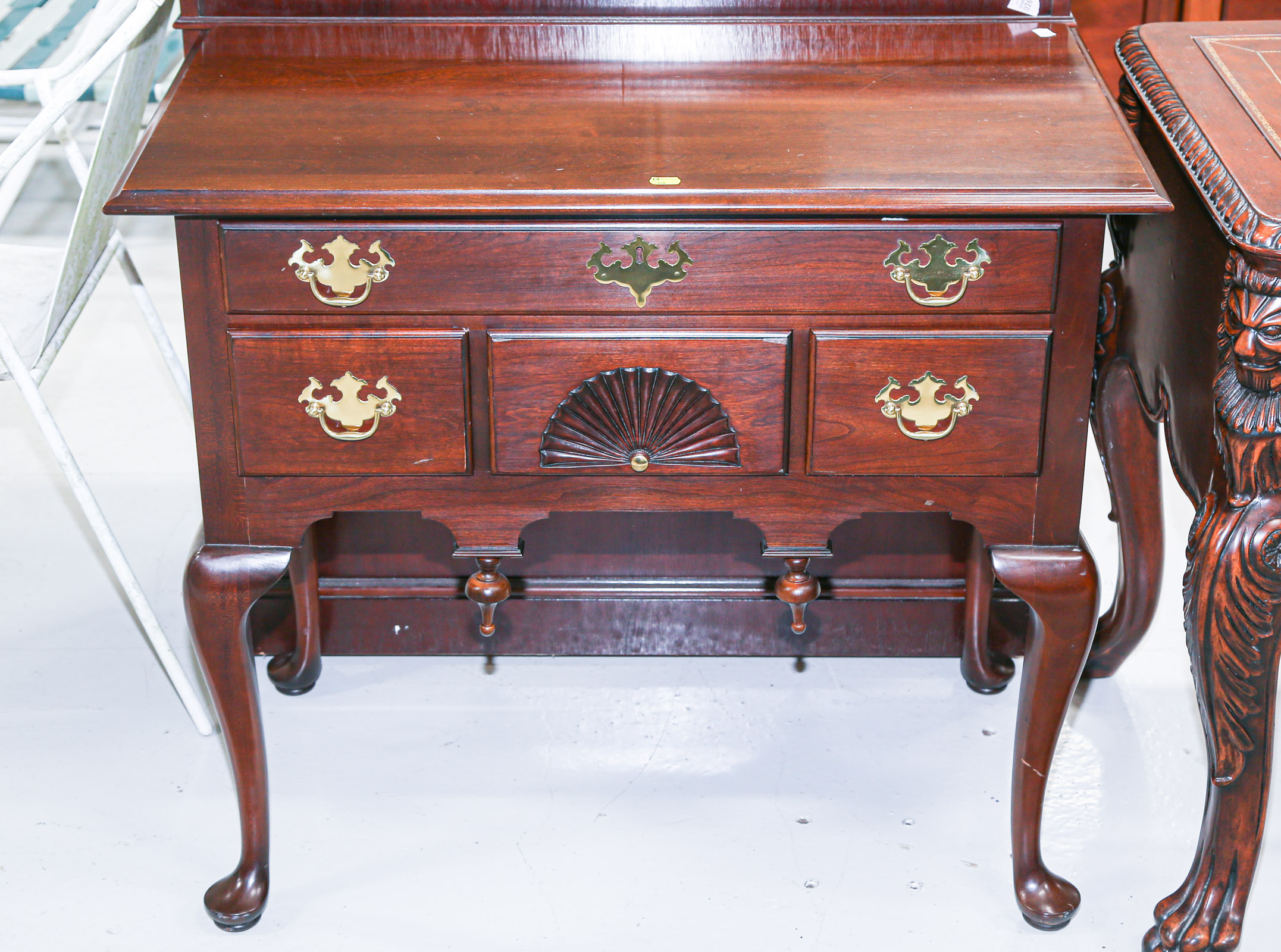 STATTON QUEEN ANNE STYLE LOWBOY DRESSING TABLE 2nd quarter 20th