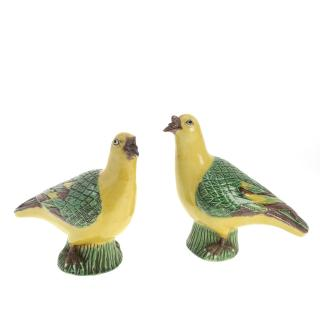 Pair Chinese Sancai glazed porcelain birds Pair Chinese Sancai glazed