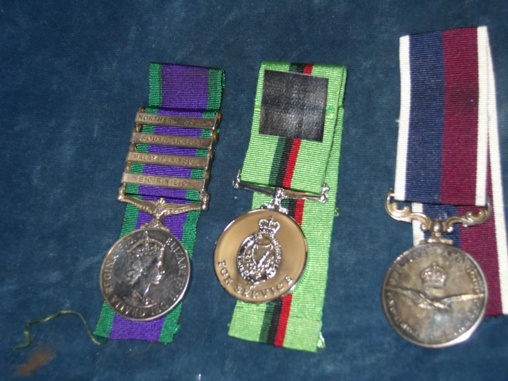 A group of 3 medals to 4274711 SAC R P