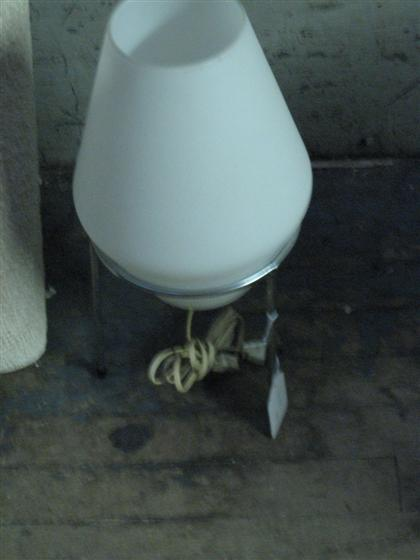 White table lamp 20th century Removable white cylindrical diffuser on