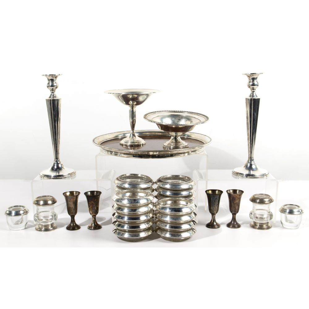 STERLING SILVER OBJECT ASSORTMENT 33 weighted items including 2 pairs