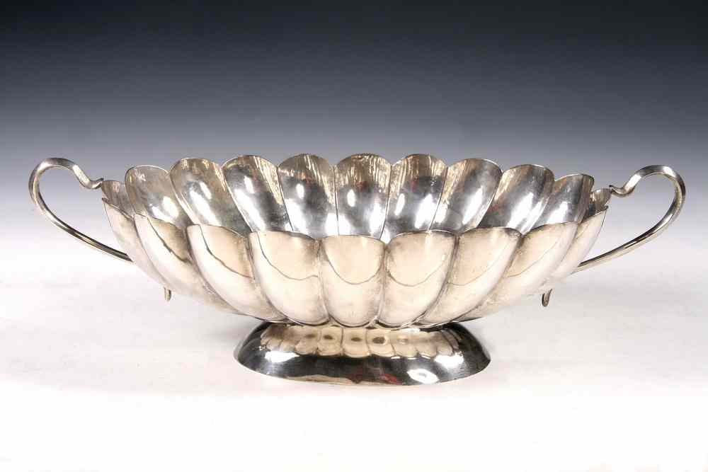 STERLING SILVER CENTER BOWL Sterling Silver Center Bowl in lobed