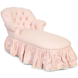 An Upholstered Chaise Lounge EARLY 20TH CENTURY mounted on castors