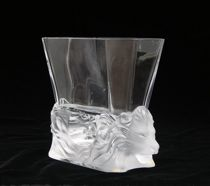 Lalique Venice Bowl Satin finish Lion s heads support a