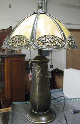 AN ART DECO STYLE TABLE LAMP The caramel slag bent