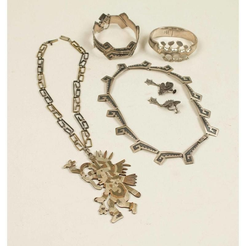 Sterling Silver Mexican Jewelry 7 8 ozt Lot of pieces