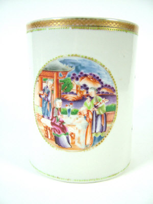 Large Chinese tankard the rim with gilt banded decoration painted