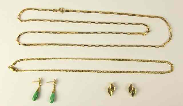A 9ct gold rectangular loop link necklet and a 9ct