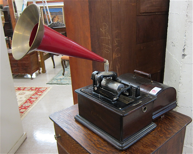 EDISON CYLINDER PHONOGRAPH WITH HORN Standard Model B serial 520868