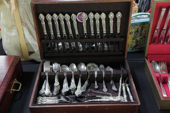 SET OF STERLING SILVER FLATWARE Gorham English Gadroon pattern Twelve