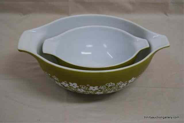 2 c 1960 Pyrex Crazy Daisy Mixing BowlsThis is for