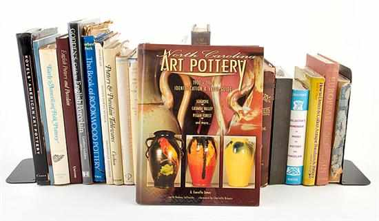 Books Antique pottery and porcelain Henrywood R K STAFFORDSHIRE POTTERS