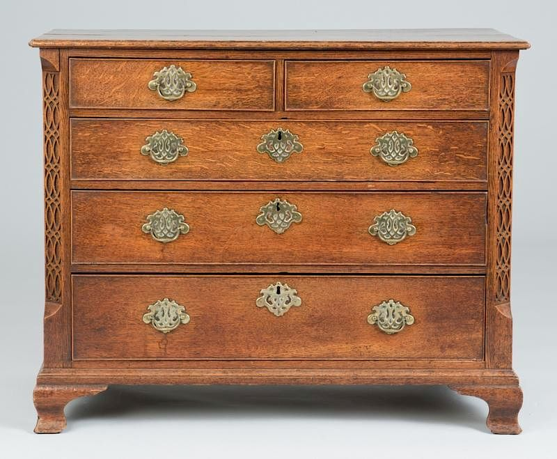 Geo III Oak Chest with Carved Corners Diminutive George III
