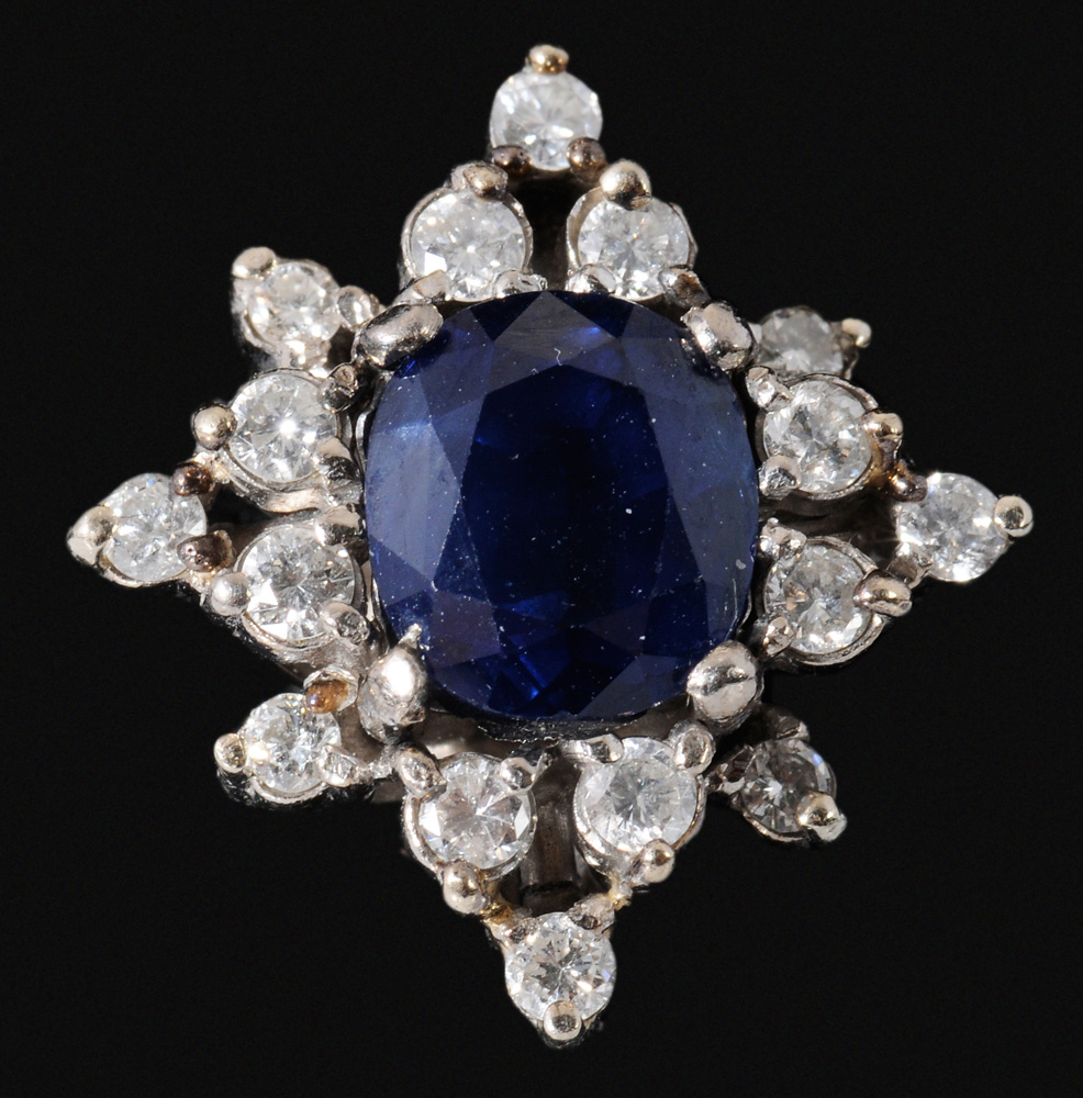 Sapphire Diamond Ring cushion faceted central natural sapphire