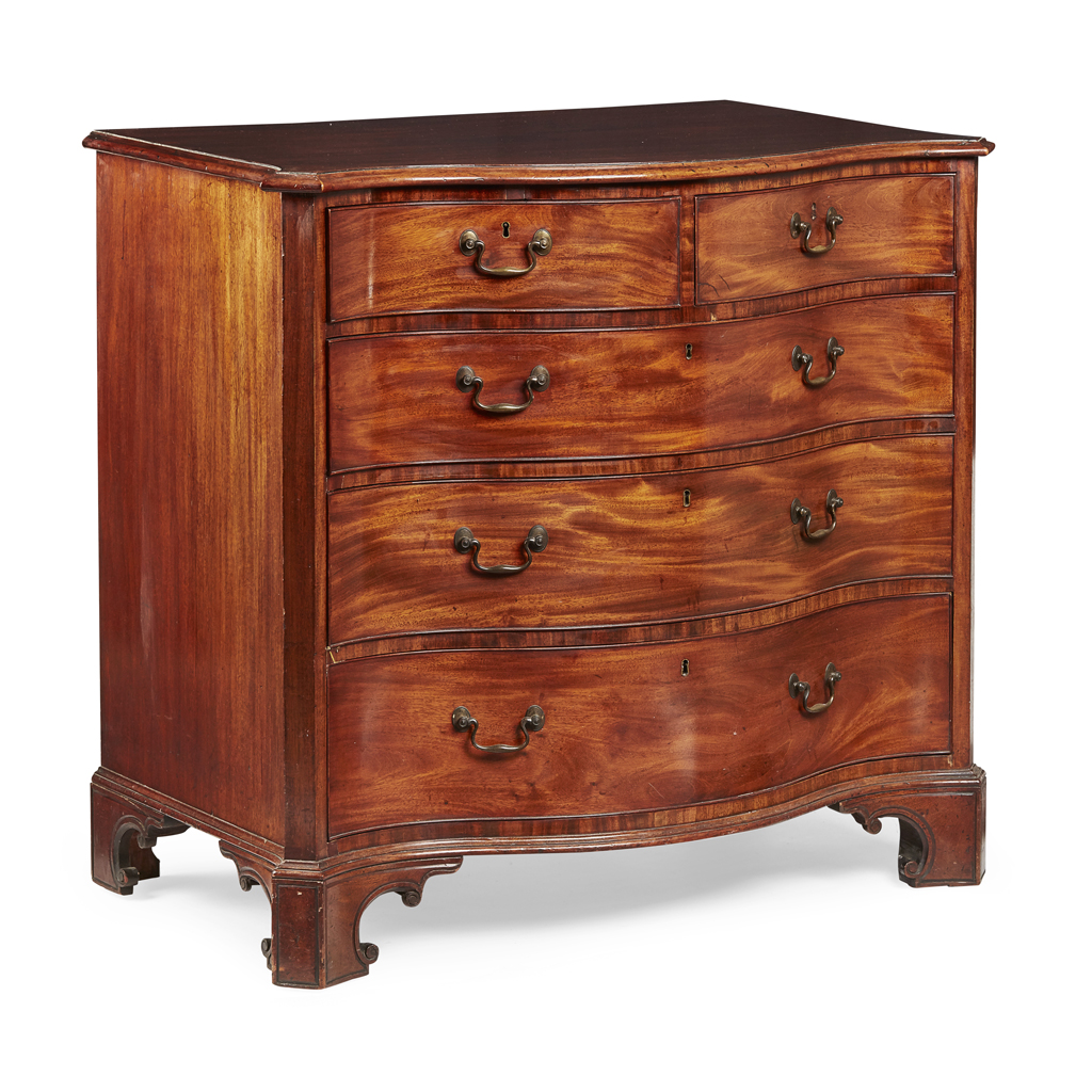 FINE SCOTTISH GEORGE III MAHOGANY SERPENTINE CHEST OF DRAWERS ATTRIBUTED